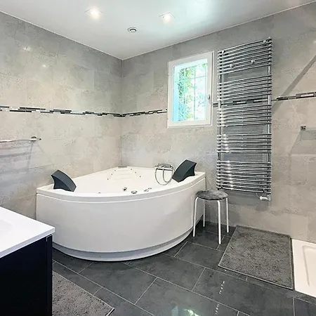 Chez-nous C'est Chez Vous, Piscine, Plages Et Golfs *