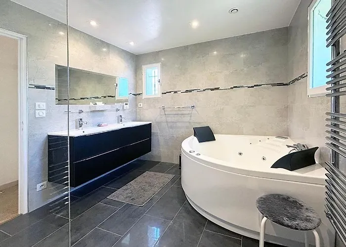 Chez-nous C'est Chez Vous, Piscine, Plages Et Golfs Villa